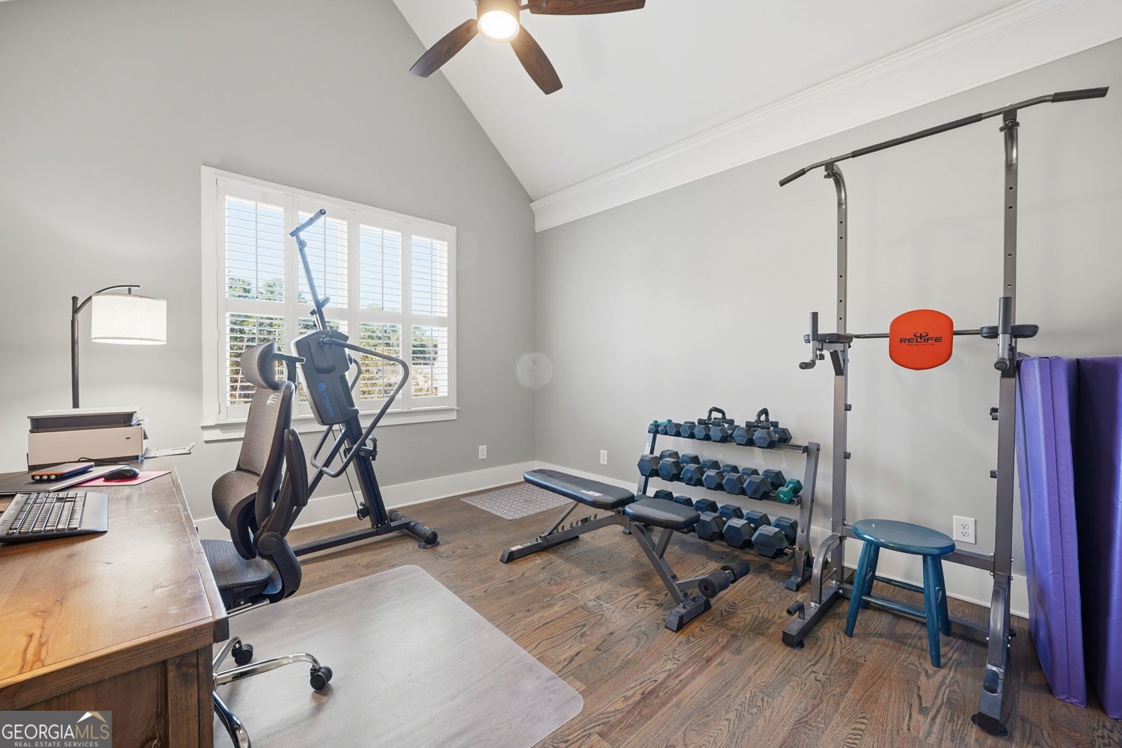 220 Wilshire Terrace White - 23