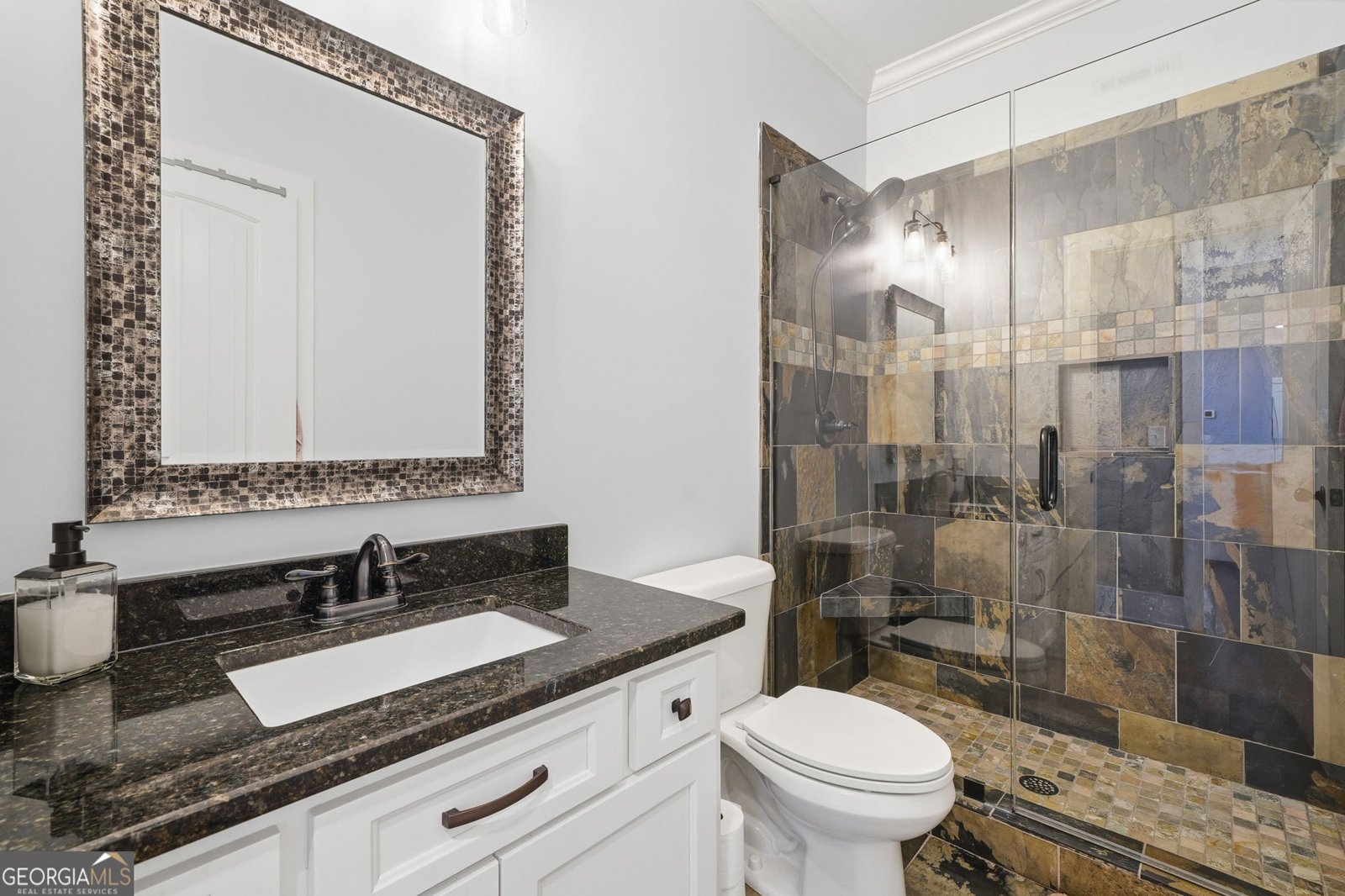 220 Wilshire Terrace White - 24