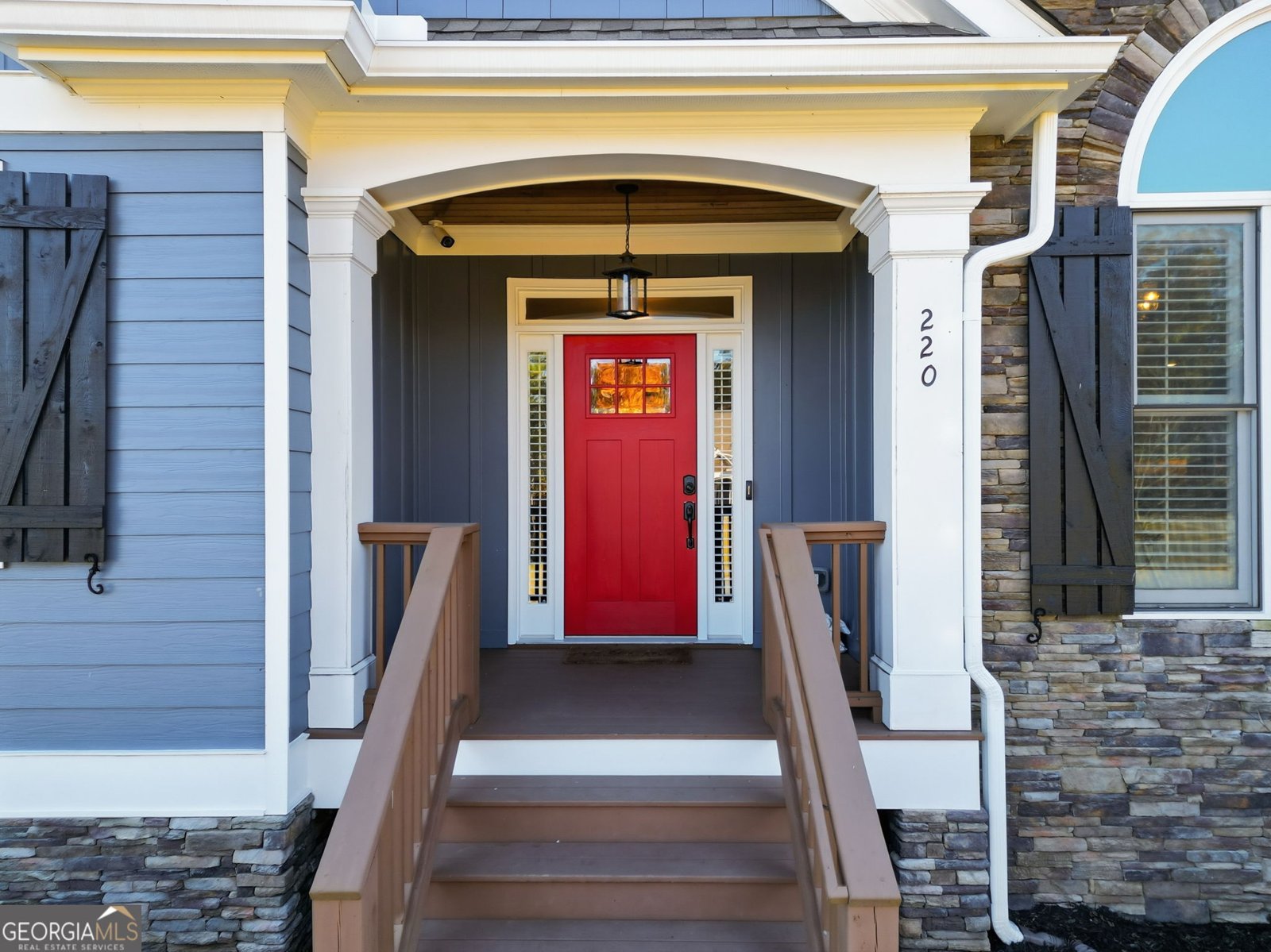 220 Wilshire Terrace White - 3