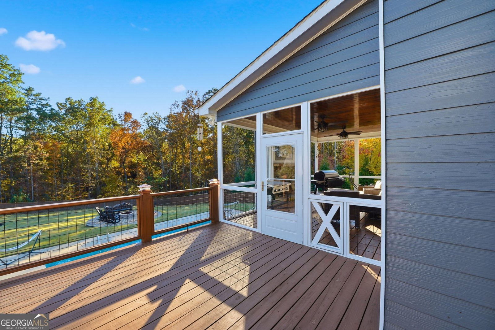 220 Wilshire Terrace White - 35