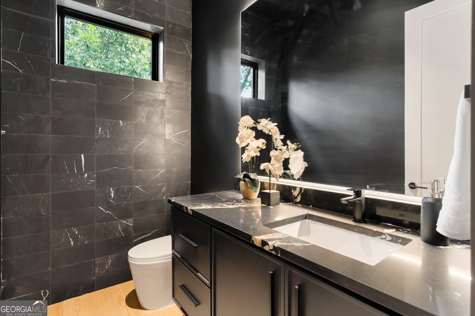 580 Elmwood Drive Atlanta - 23