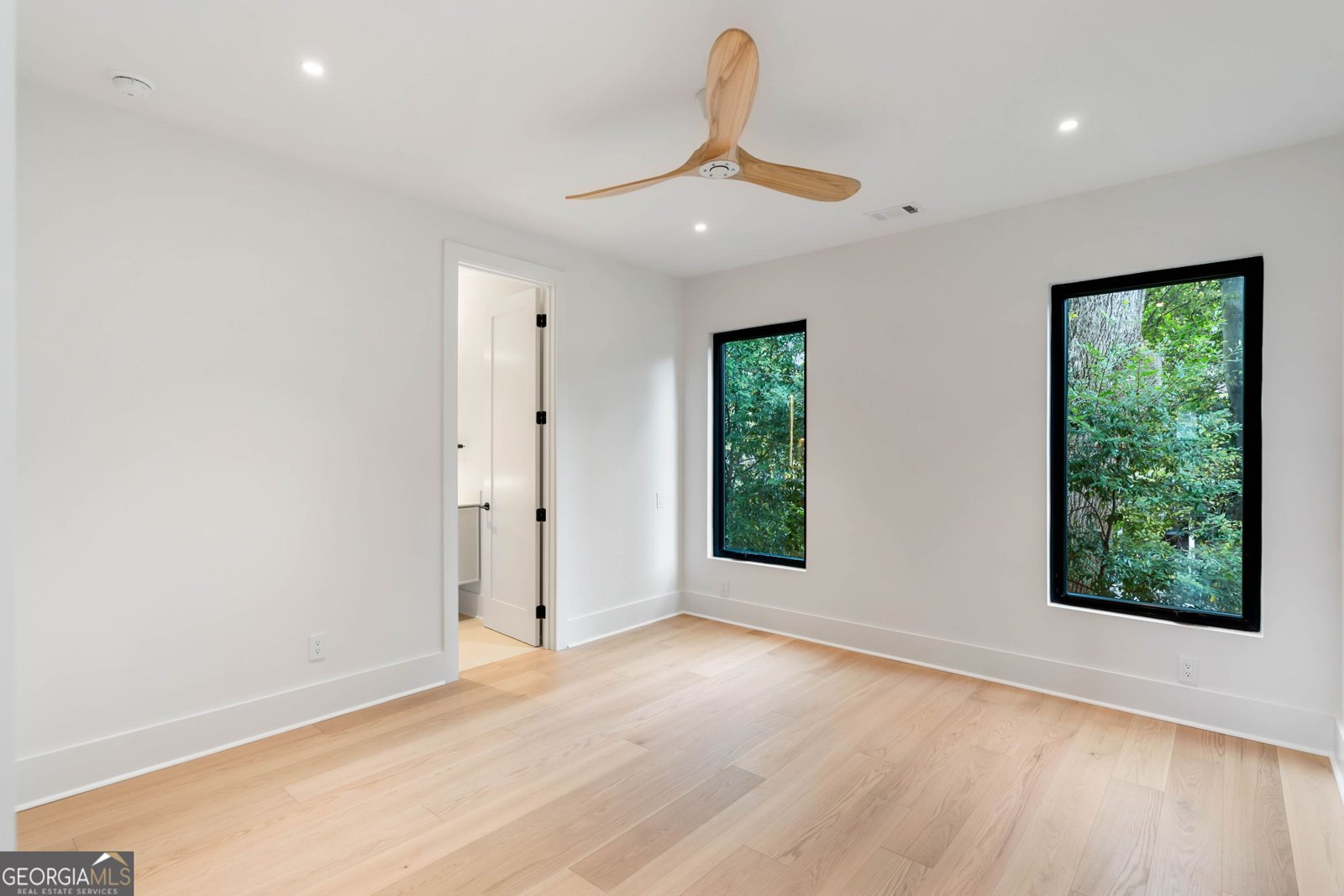 580 Elmwood Drive Atlanta - 35