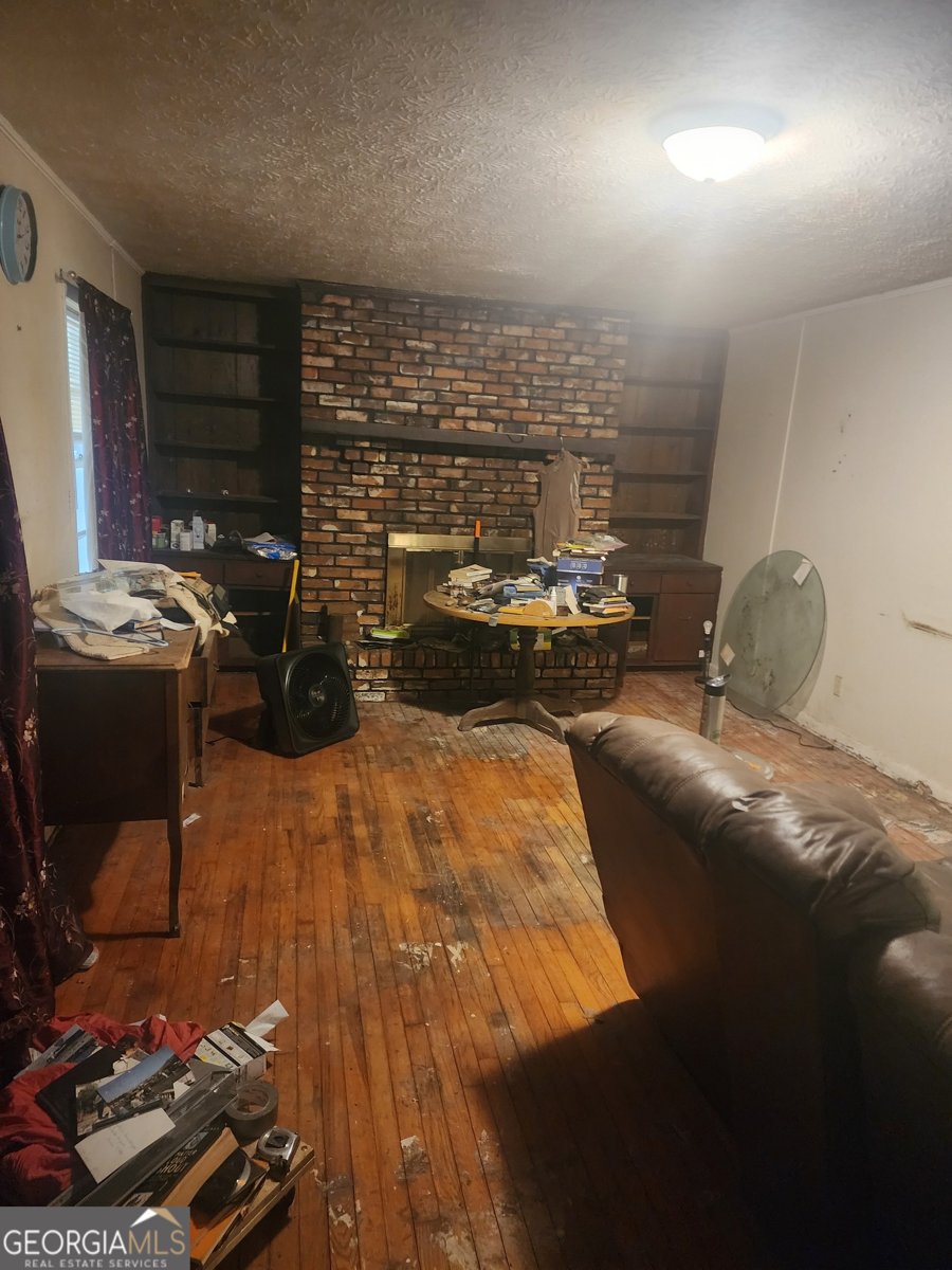 1388 Lakeview Circle Macon - 2