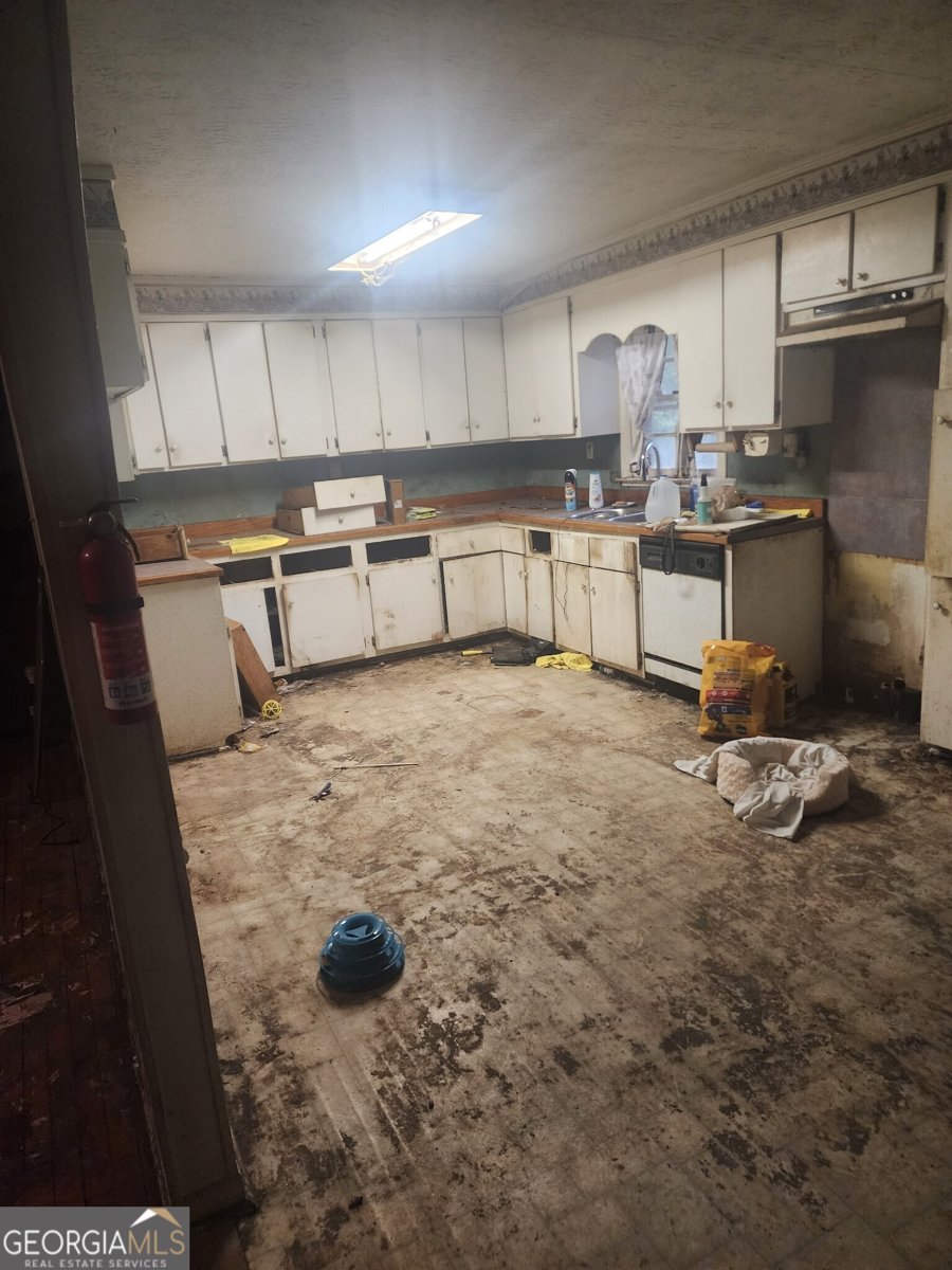 1388 Lakeview Circle Macon - 3