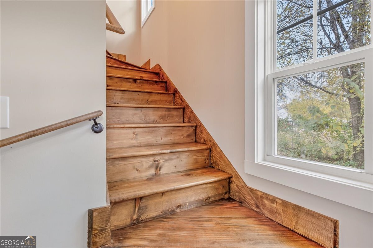 100 Hixville Aragon - 11