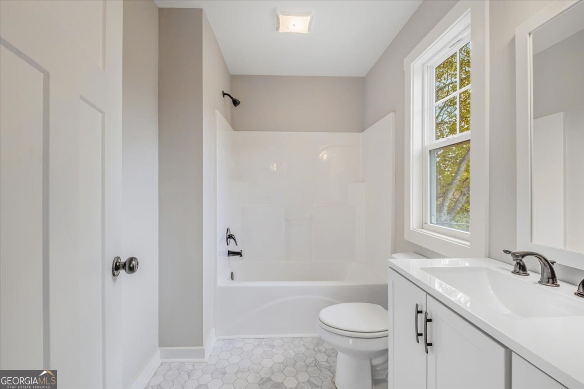 100 Hixville Aragon - 14