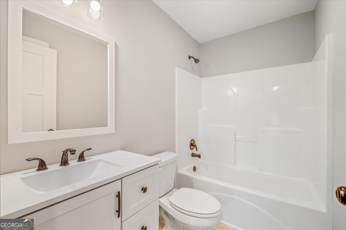 100 Hixville Aragon - 23