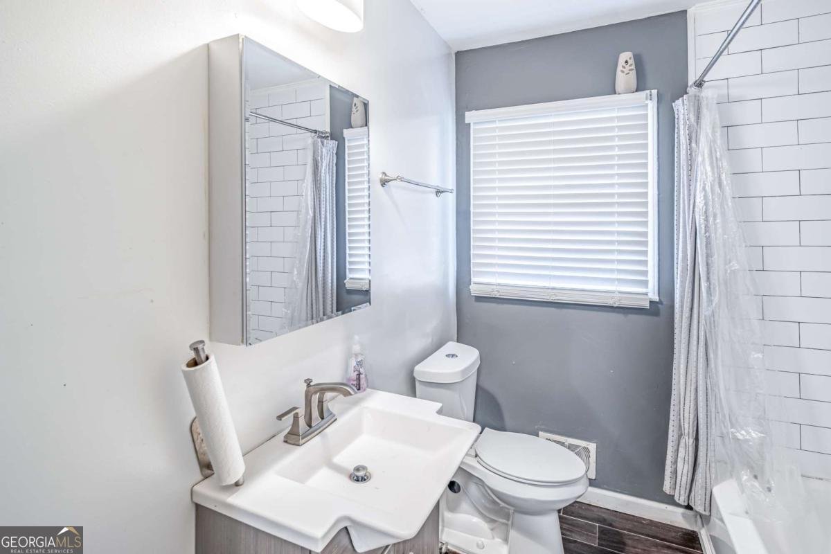 2456 Harwood Drive Atlanta - 5