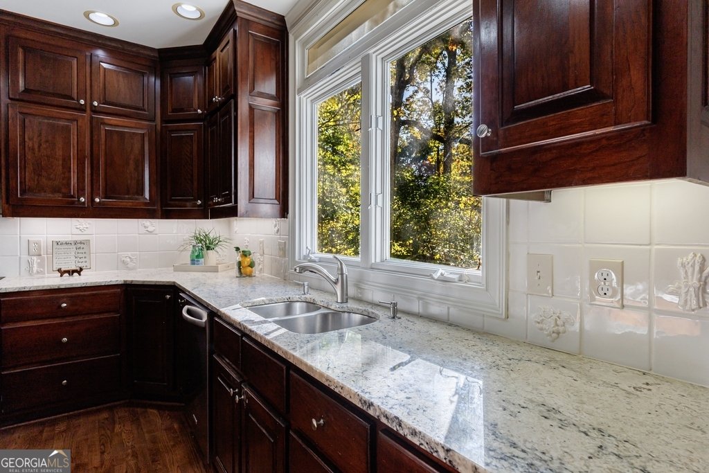 15 Vickwood Court Marietta - 40