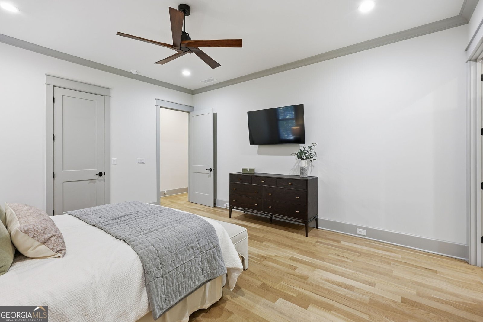 6011 Windjammer Way Gainesville - 28