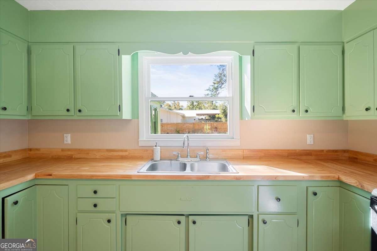 300 Colson Avenue Woodbine - 11