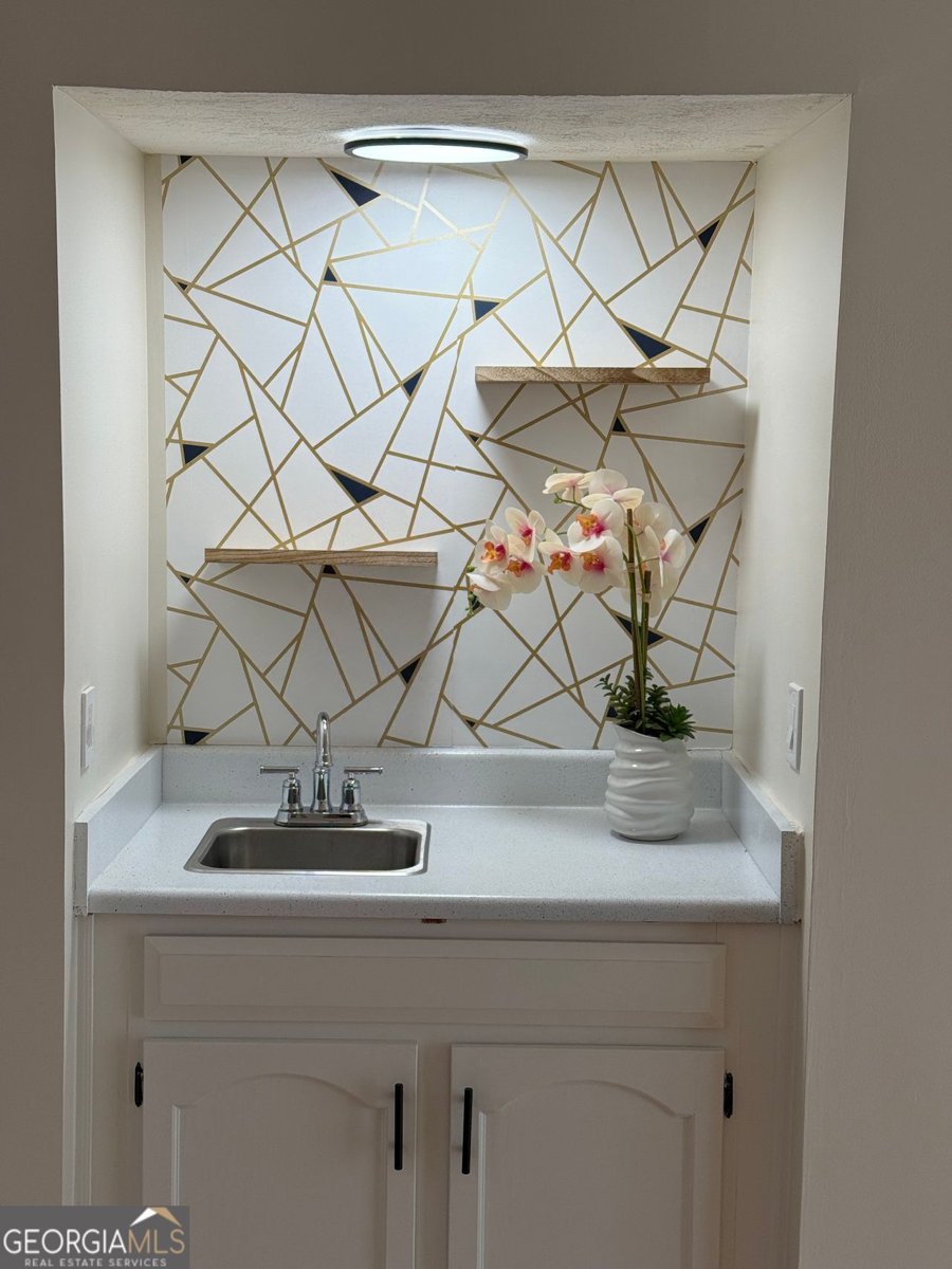 1622 RALEIGH Circle Marietta - 1