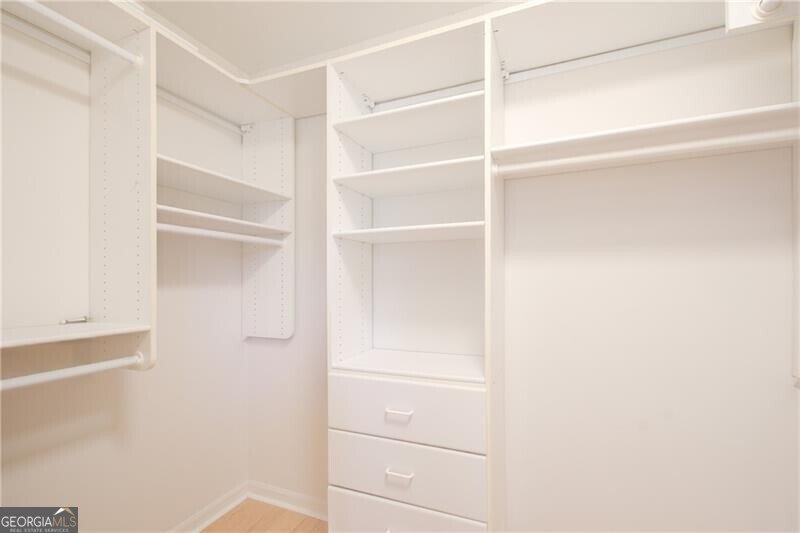 879 Lenox Oaks Circle Atlanta - 6