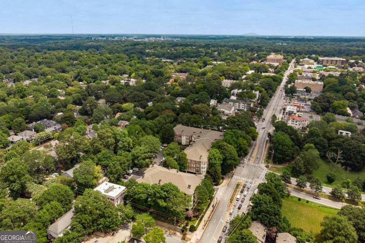 825 Highland Lane Atlanta - 35