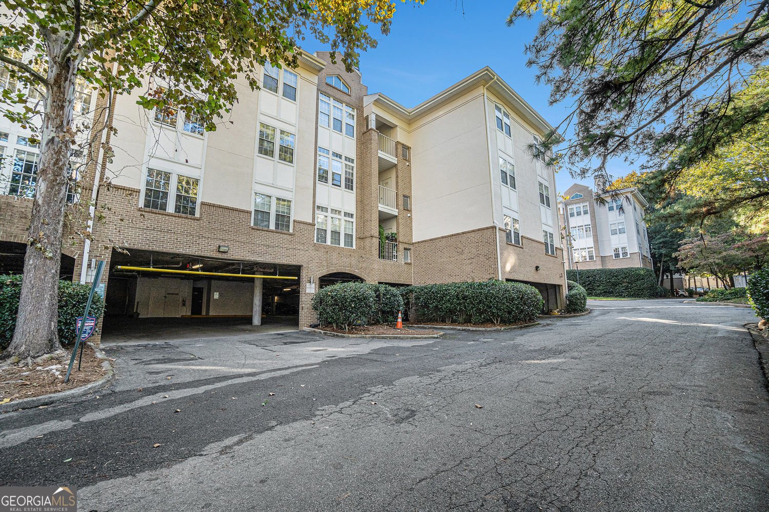 220 Renaissance Parkway Atlanta - 9