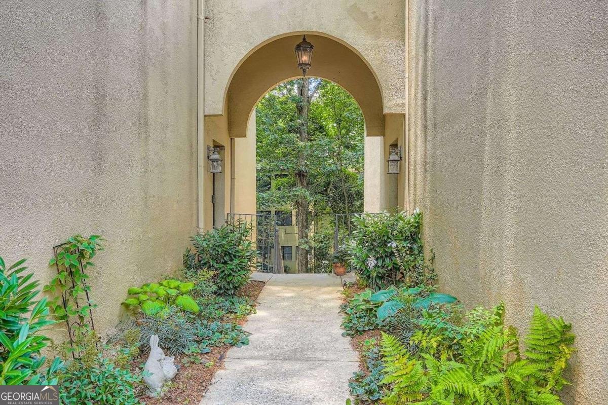 81 La Rue Place Atlanta - 2