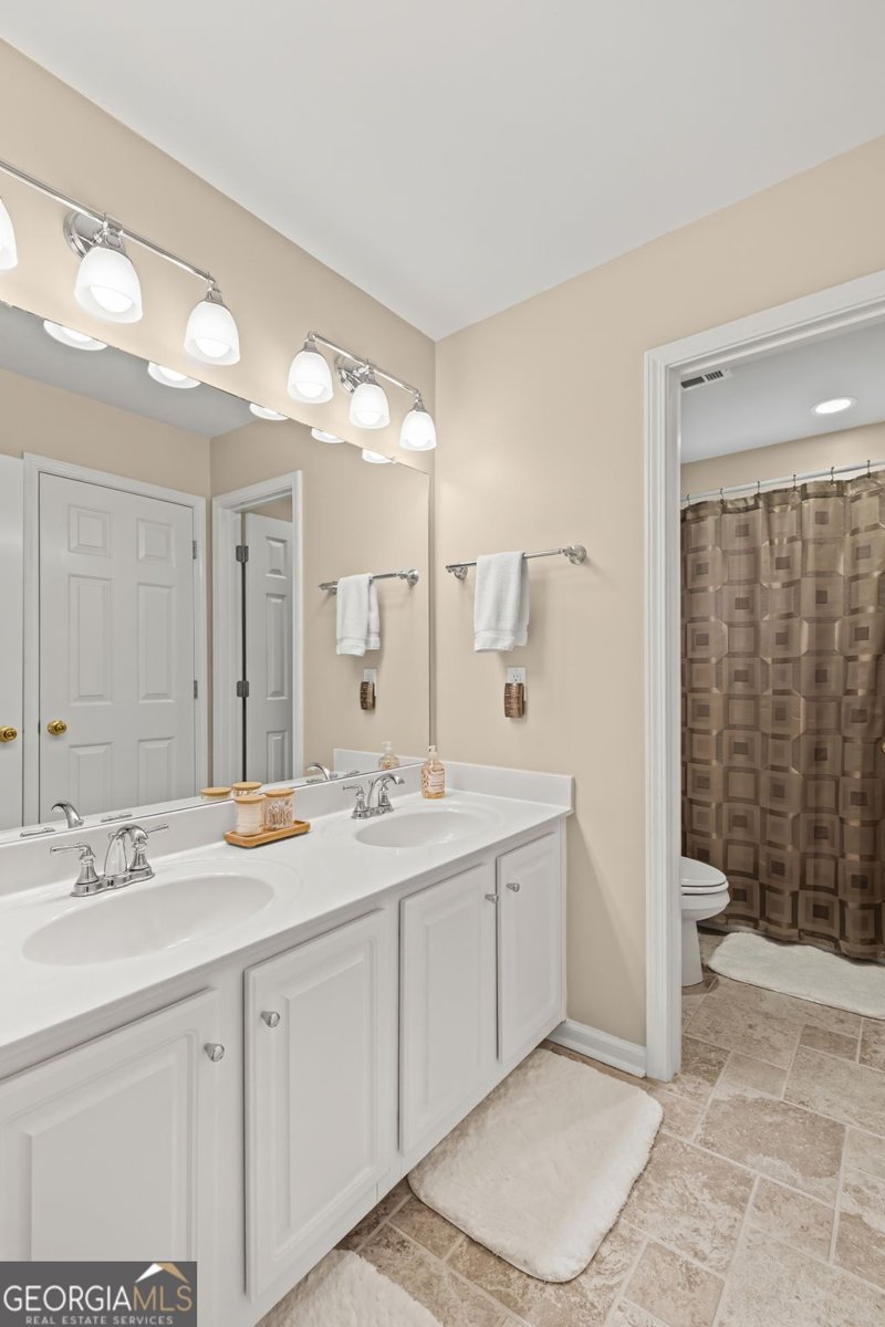 8035 Sandorn Drive Roswell - 14