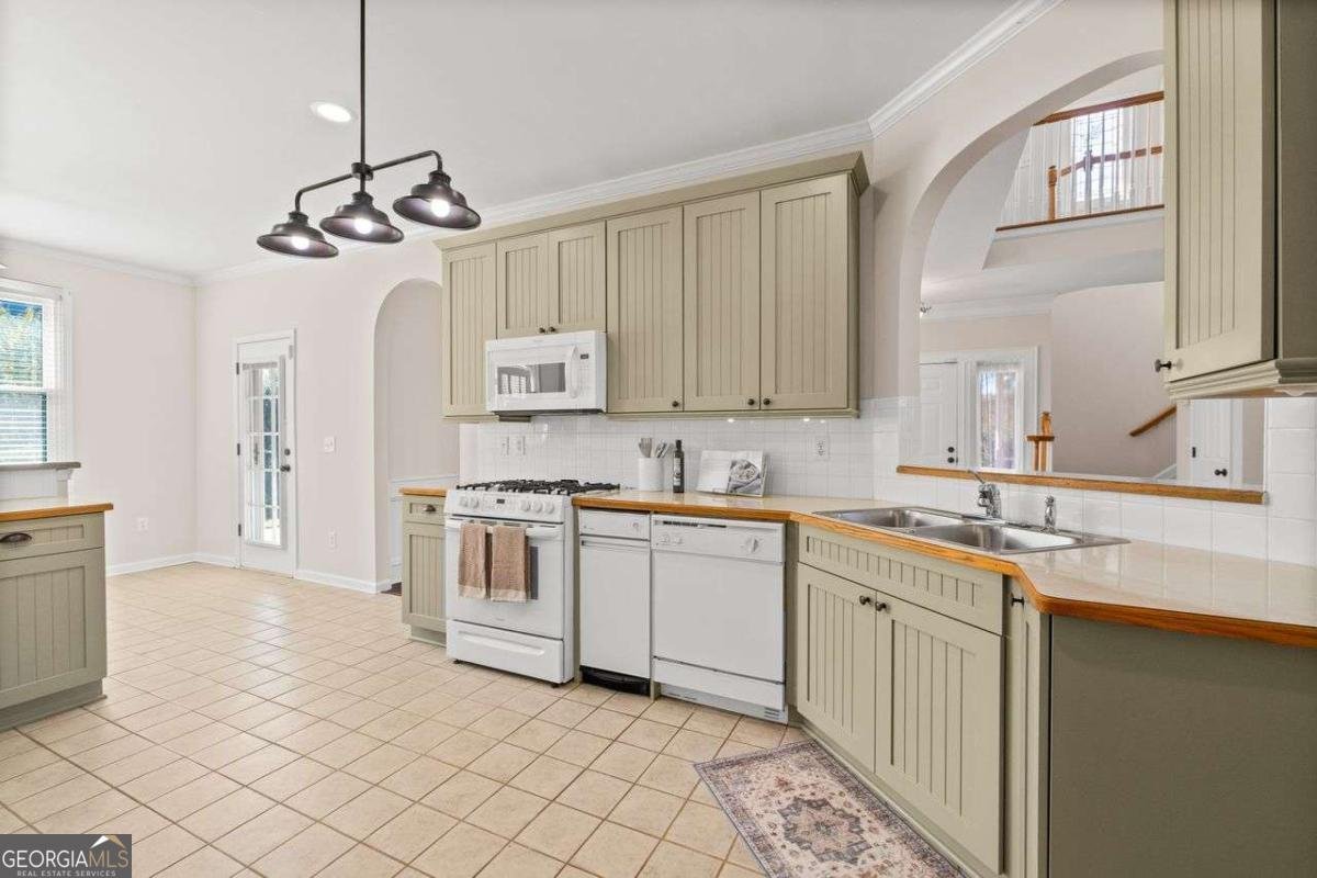 2935 COBBLESTONE Drive Cumming - 18