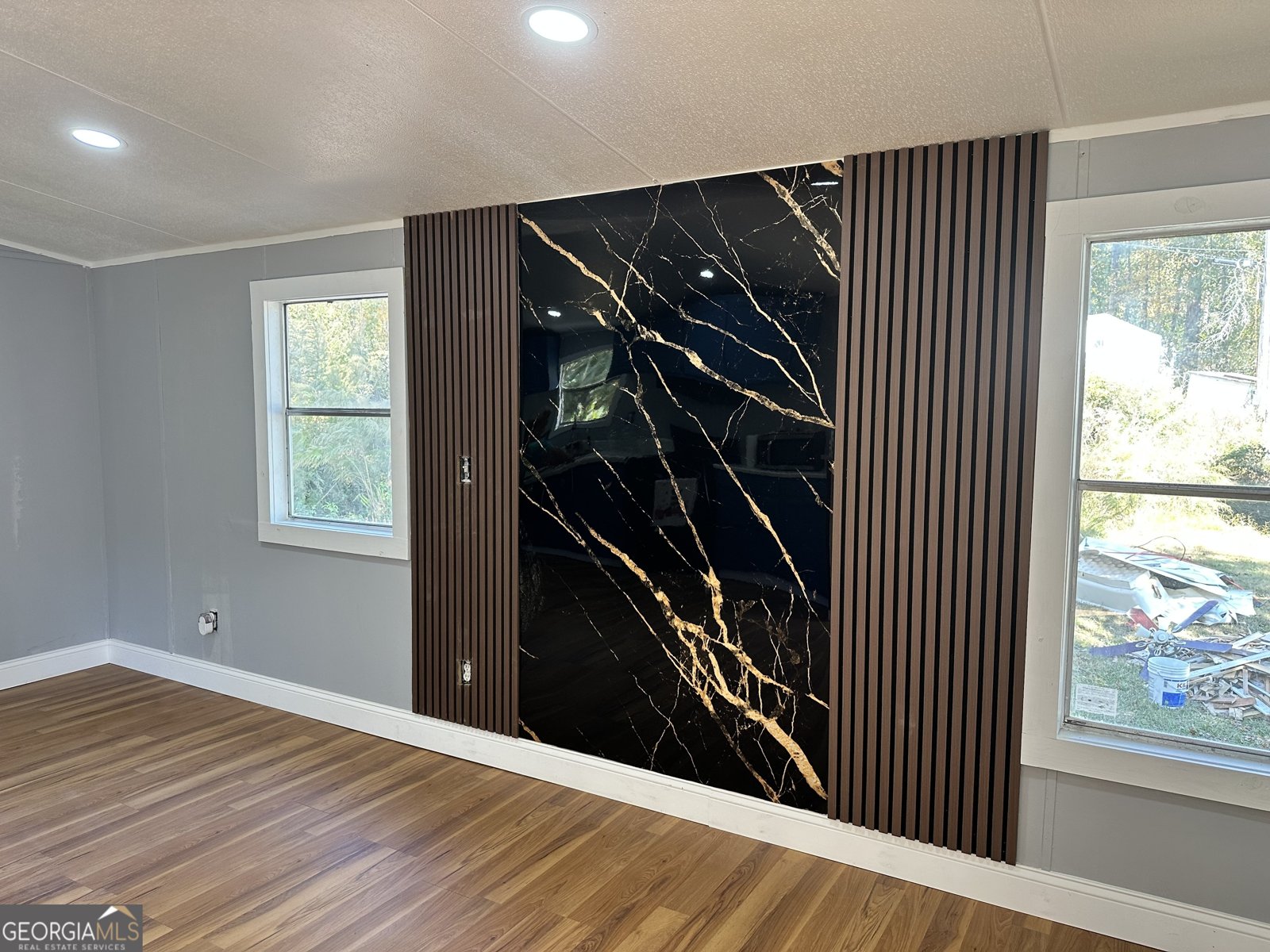 25 CLUB CIRCLE ELLENWOOD - 18