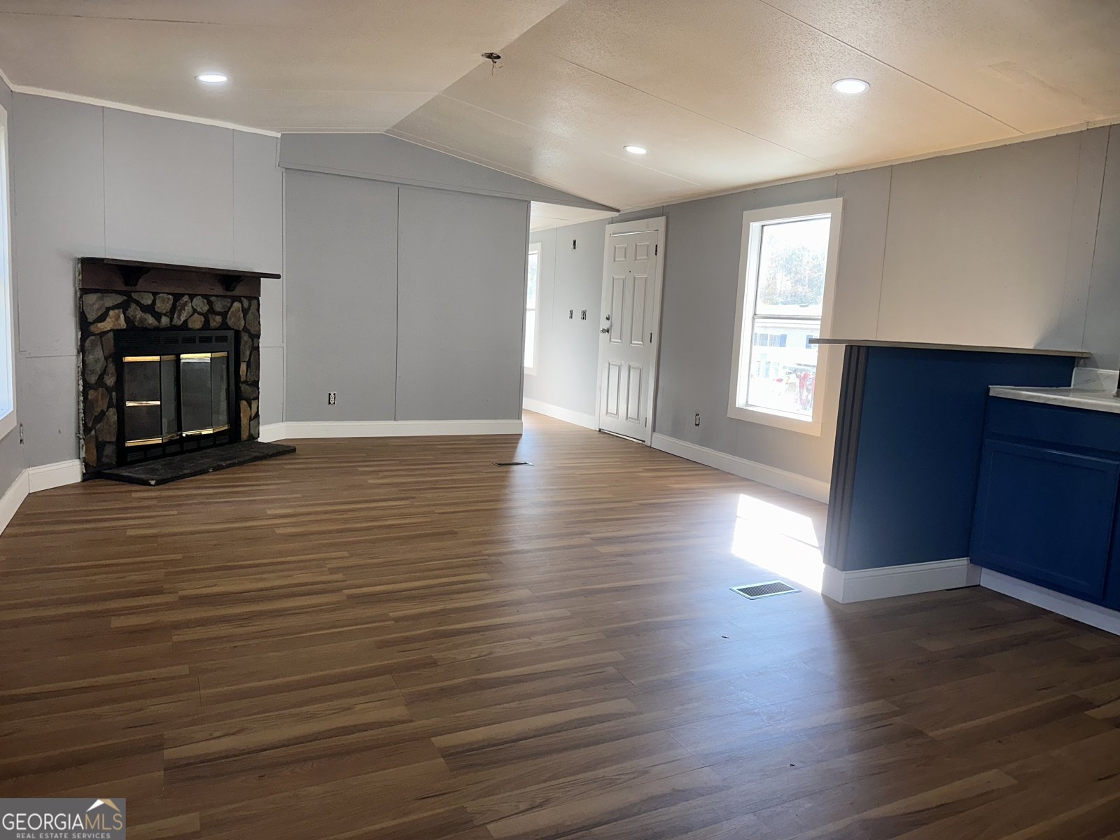 25 CLUB CIRCLE ELLENWOOD - 3