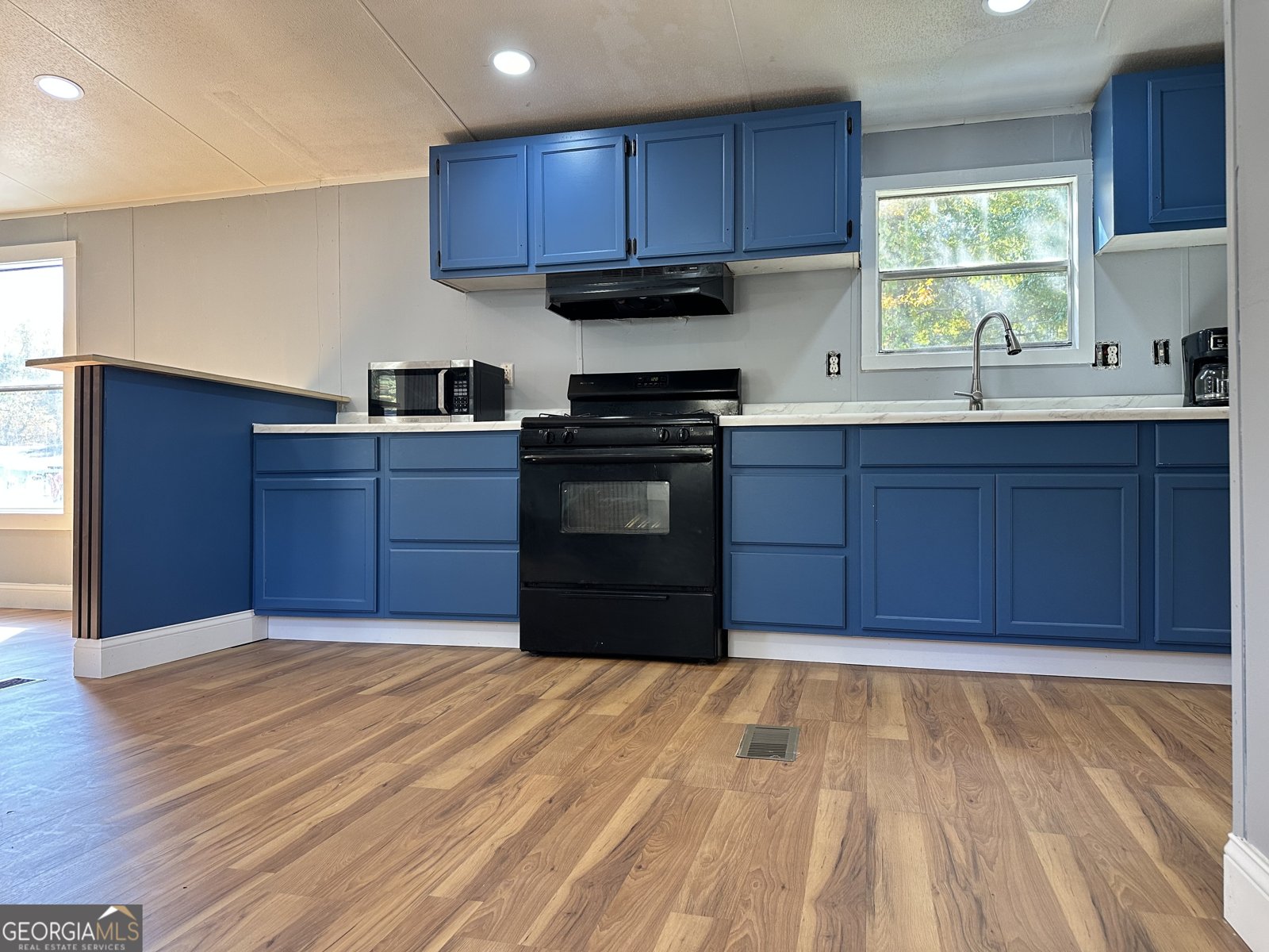 25 CLUB CIRCLE ELLENWOOD - 4