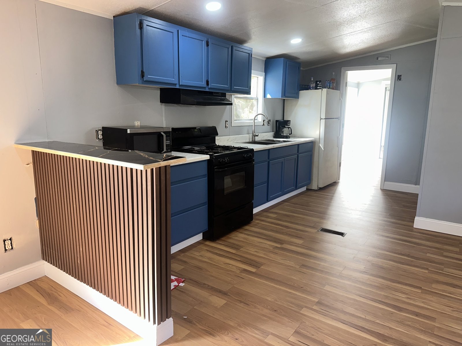 25 CLUB CIRCLE ELLENWOOD - 6