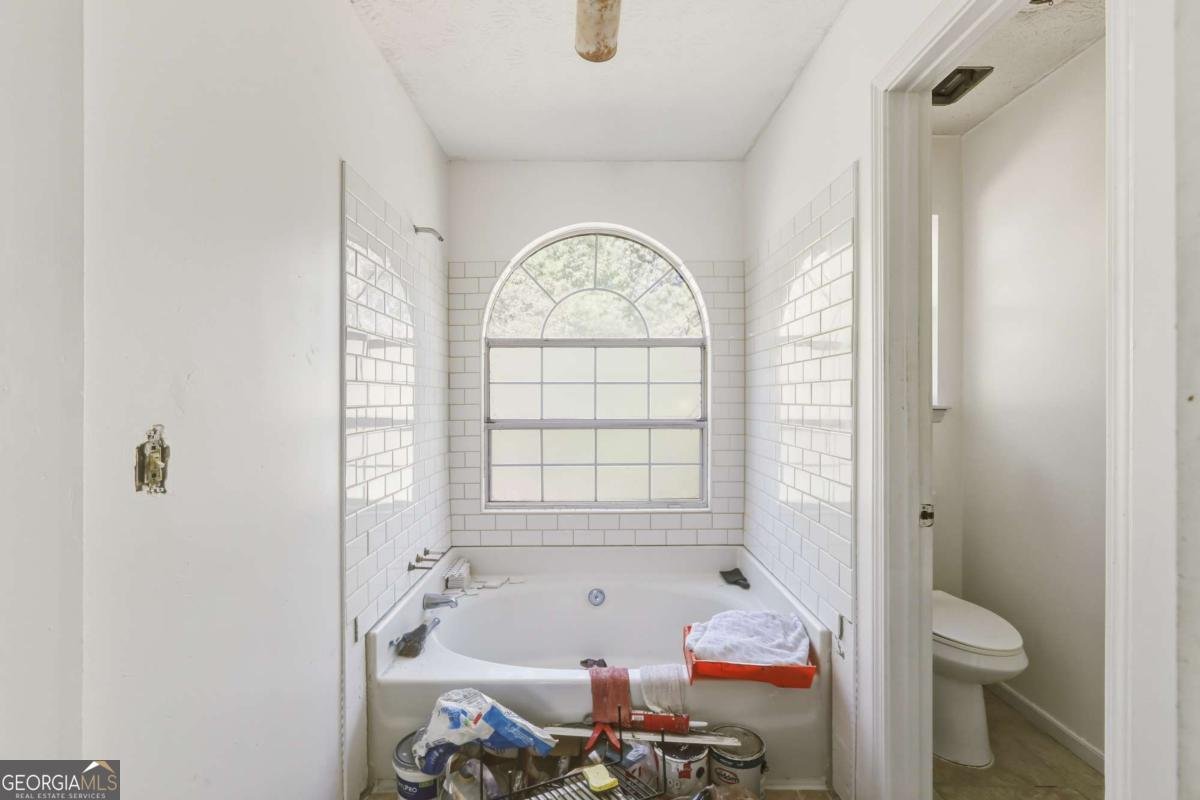 6305 Emerald Pointe Circle Atlanta - 27