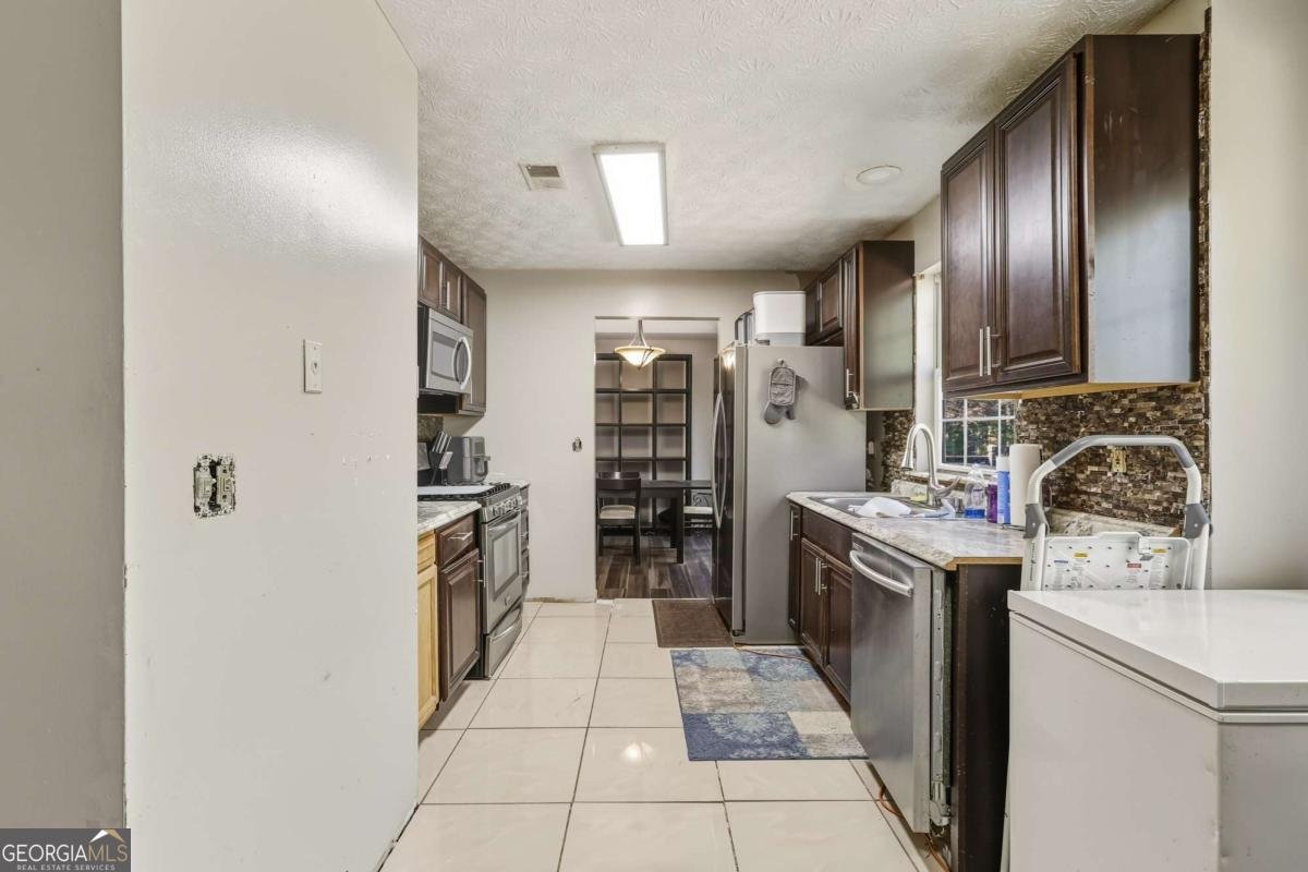 6305 Emerald Pointe Circle Atlanta - 5