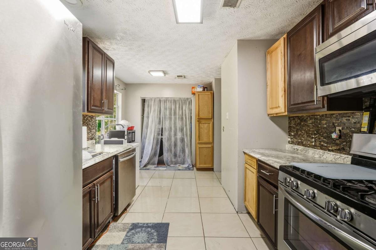 6305 Emerald Pointe Circle Atlanta - 6