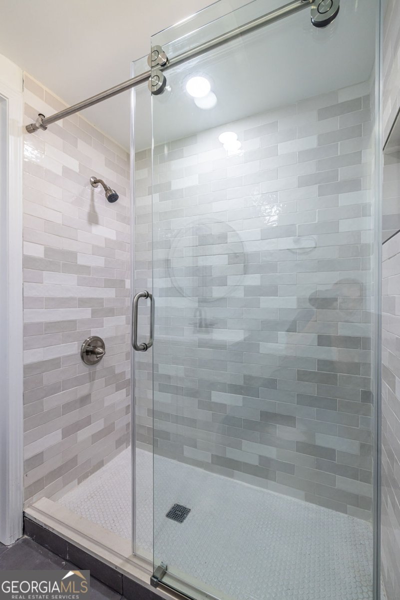 2277 Edgemore Drive Atlanta - 33