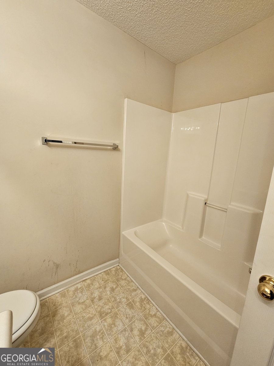 7243 April Court Morrow - 11