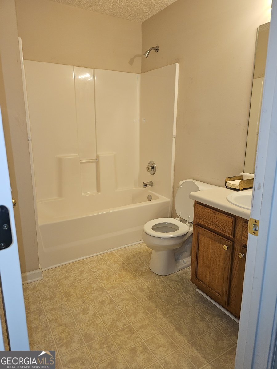 7243 April Court Morrow - 24