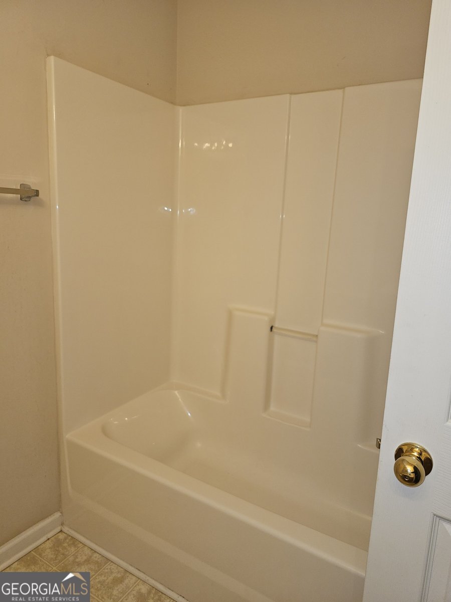 7243 April Court Morrow - 26