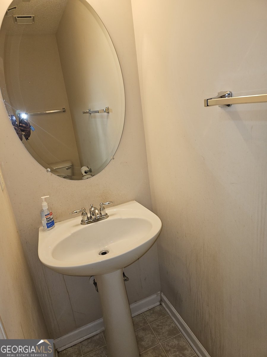 7243 April Court Morrow - 32