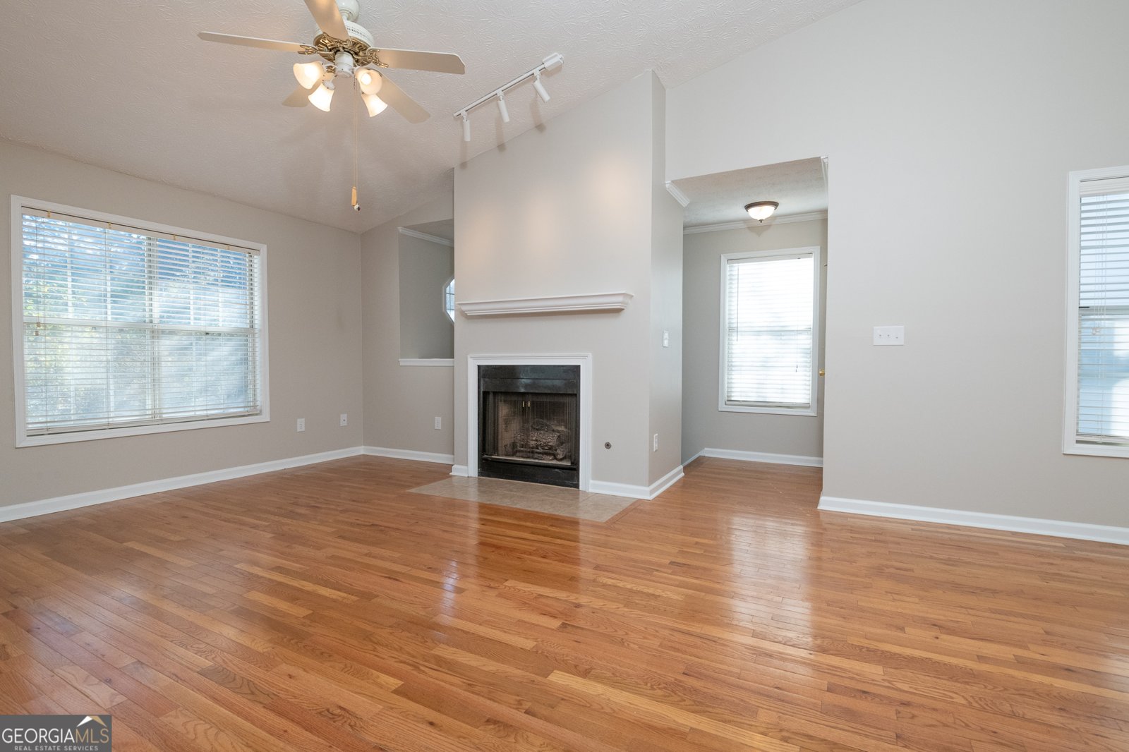 816 Glenleaf Drive Peachtree Corners - 2