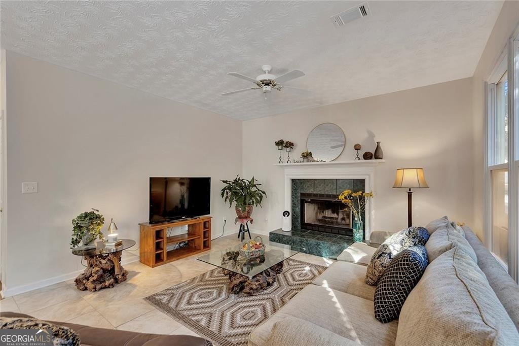 800 Crow View Court Woodstock - 1