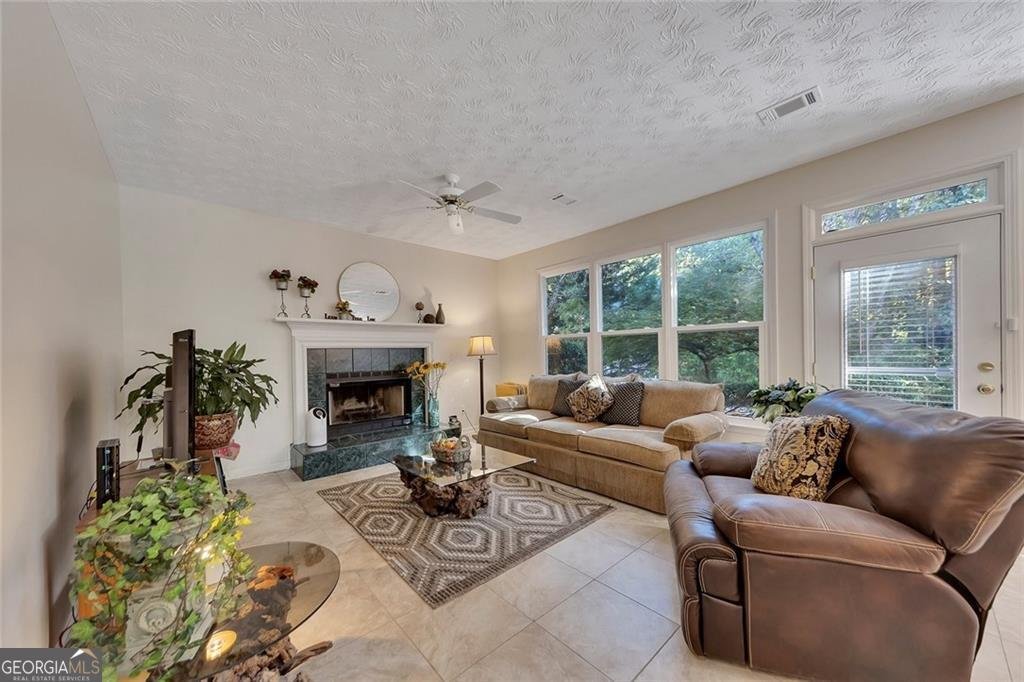 800 Crow View Court Woodstock - 3