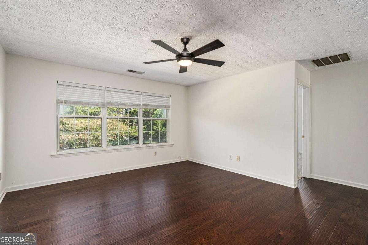 3184 Elmwood Court Atlanta - 14