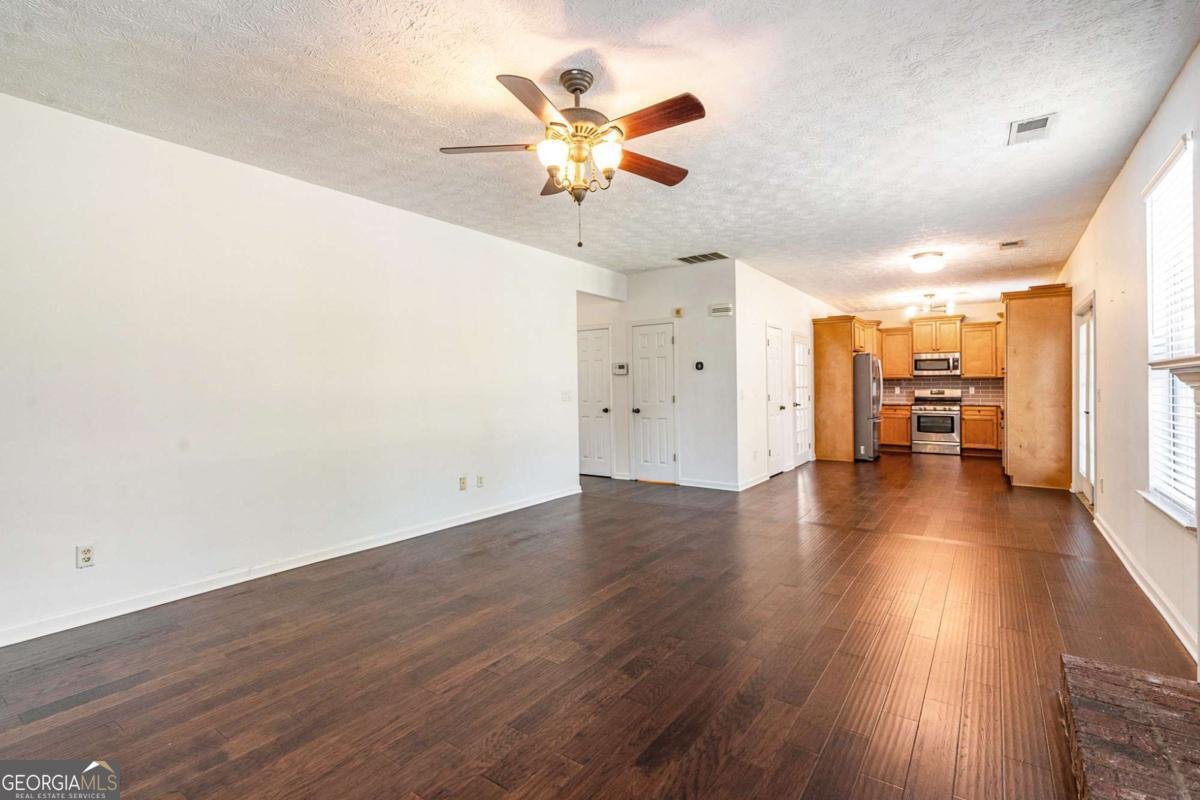 3184 Elmwood Court Atlanta - 9