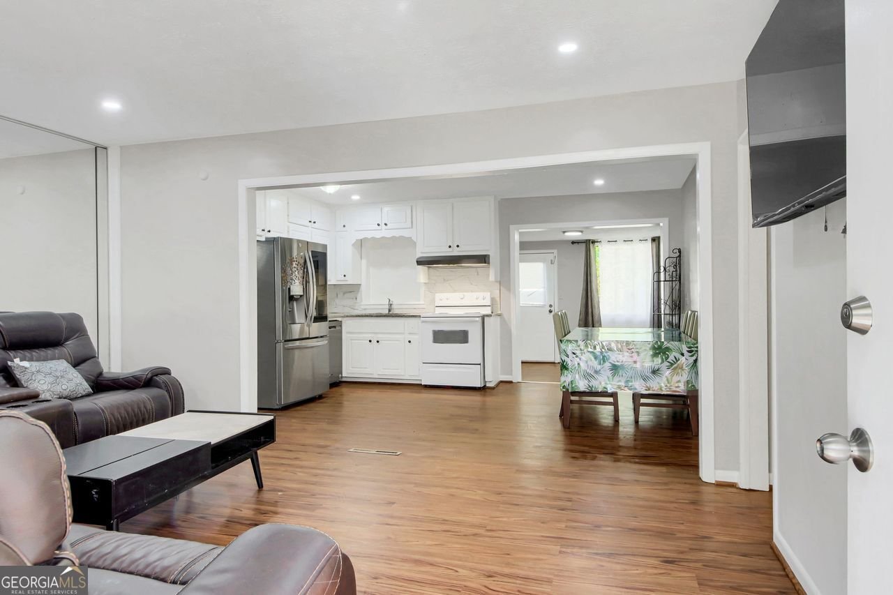 847 MEADOW ROCK Drive Stone Mountain - 3