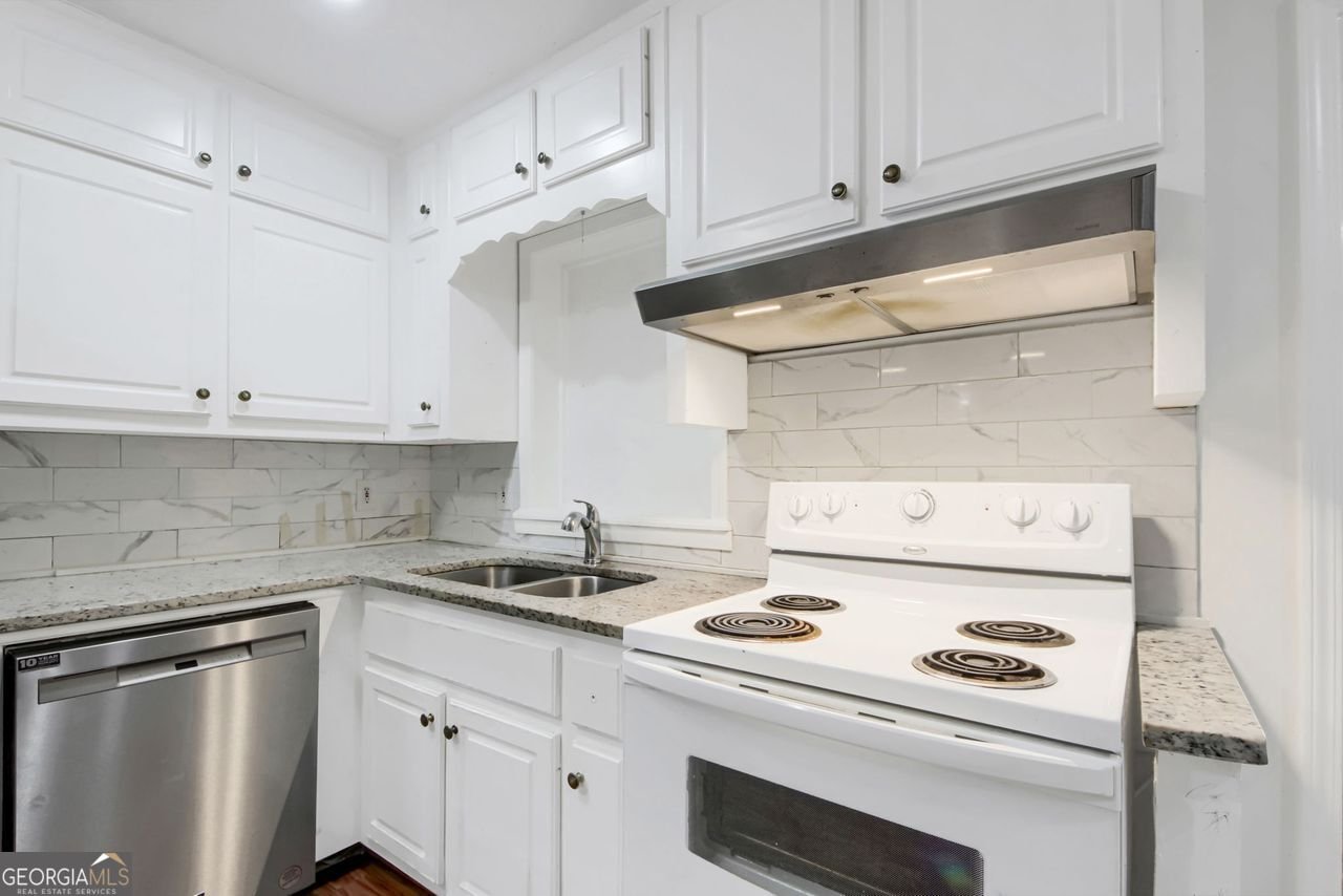 847 MEADOW ROCK Drive Stone Mountain - 8