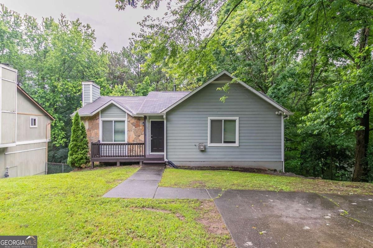 2654 Laurel View Drive Snellville - 1