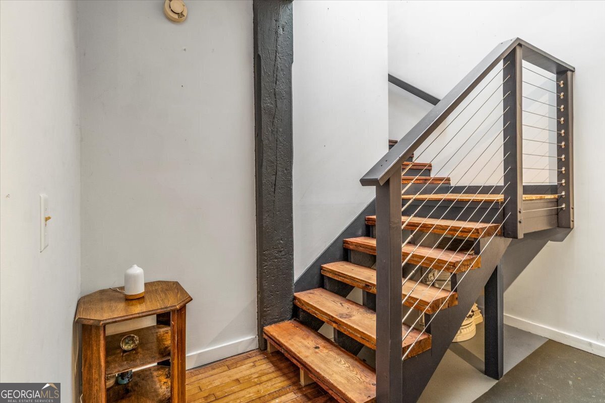 585 White Circle Athens - 1