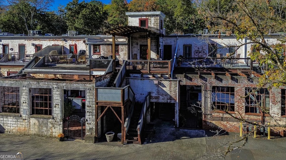 585 White Circle Athens - 18