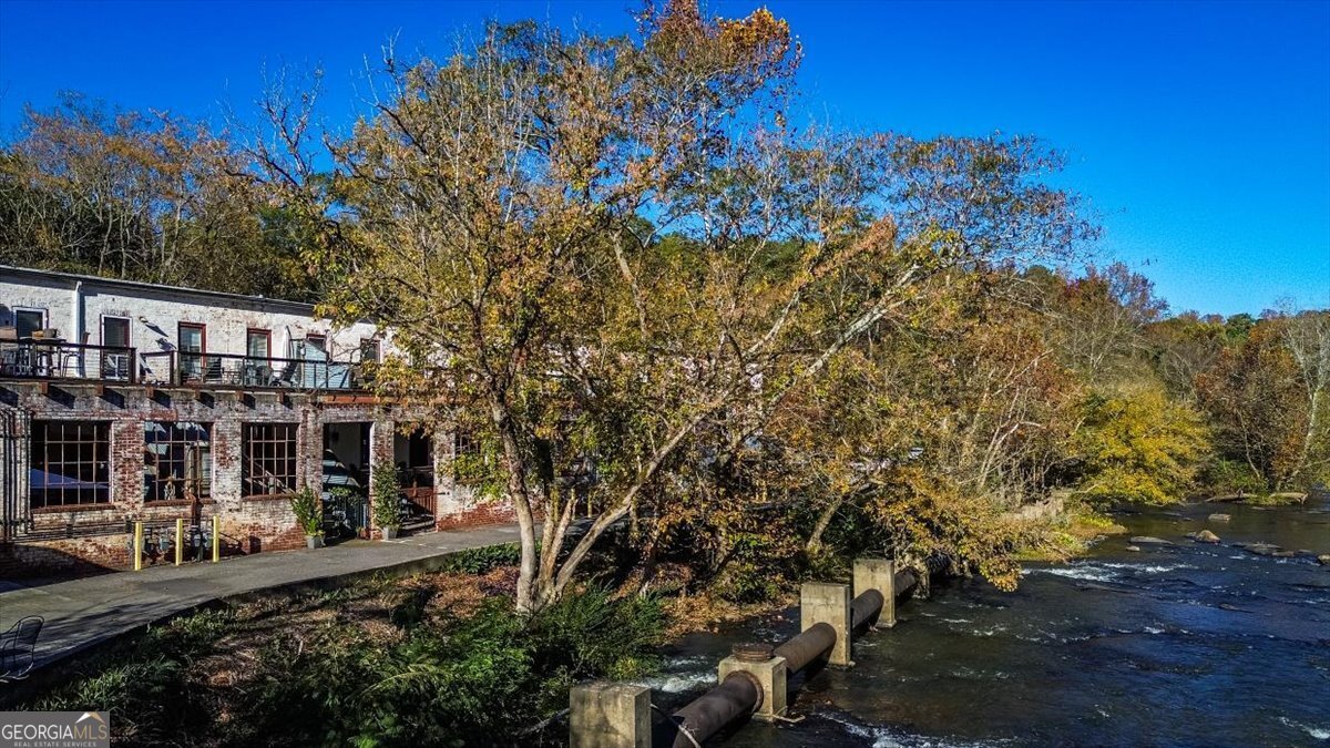 585 White Circle Athens - 27