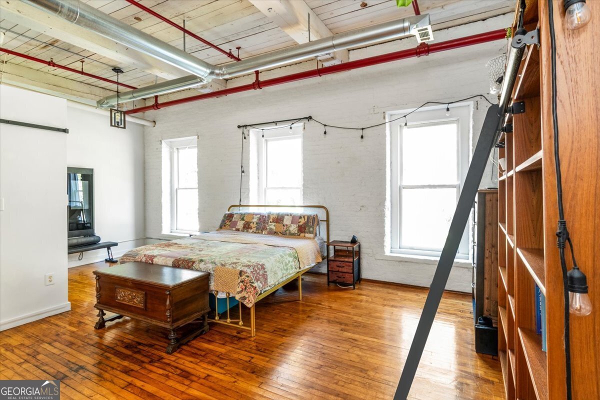 585 White Circle Athens - 3