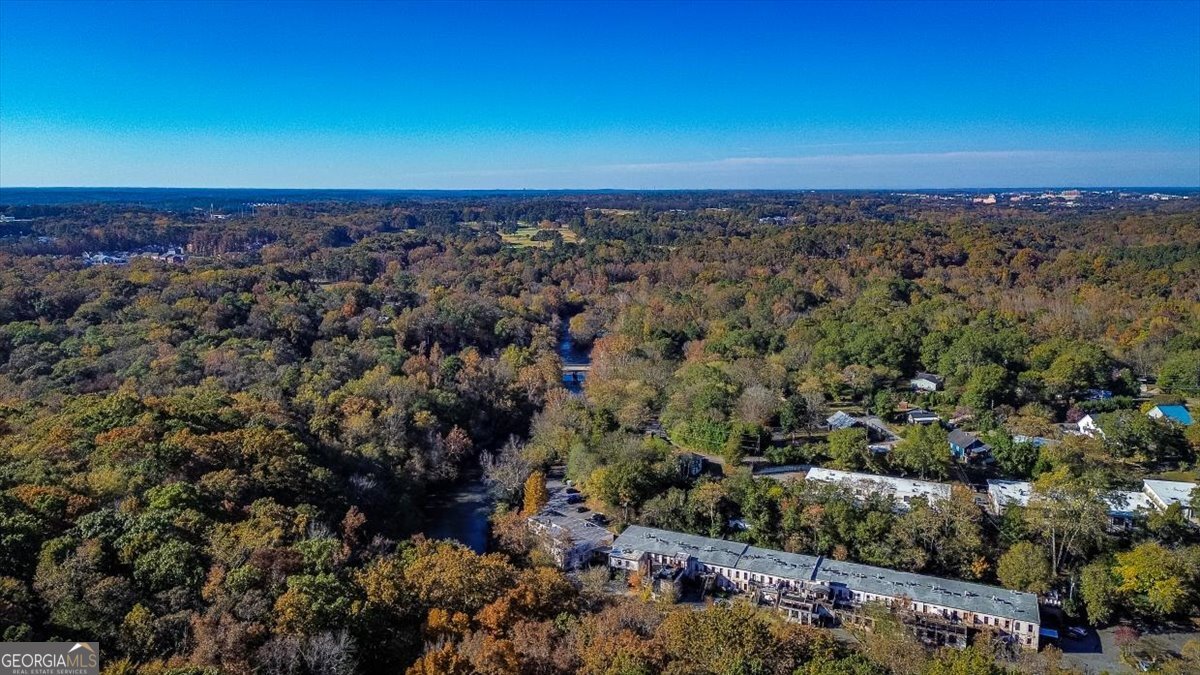 585 White Circle Athens - 35