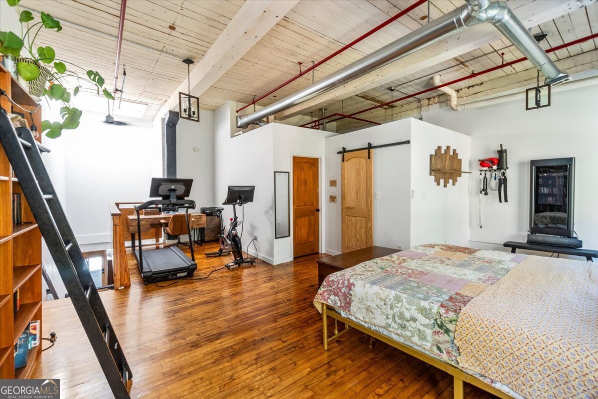 585 White Circle Athens - 4