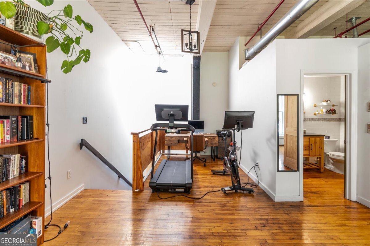 585 White Circle Athens - 5