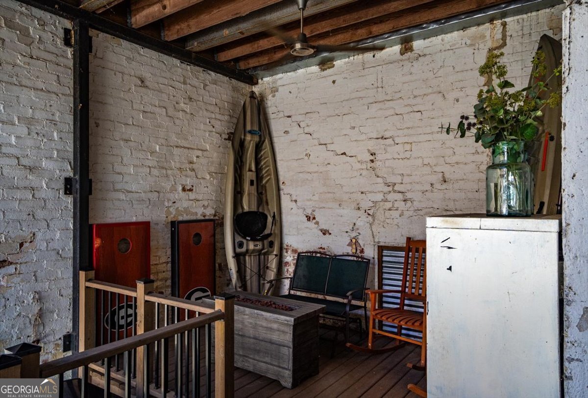 585 White Circle Athens - 8